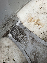 Load image into Gallery viewer, 1x Alufelge 15 Zoll 6.0&quot; 4x108 23ET Glanz Silber 9673773577 Peugeot Rim Wheel