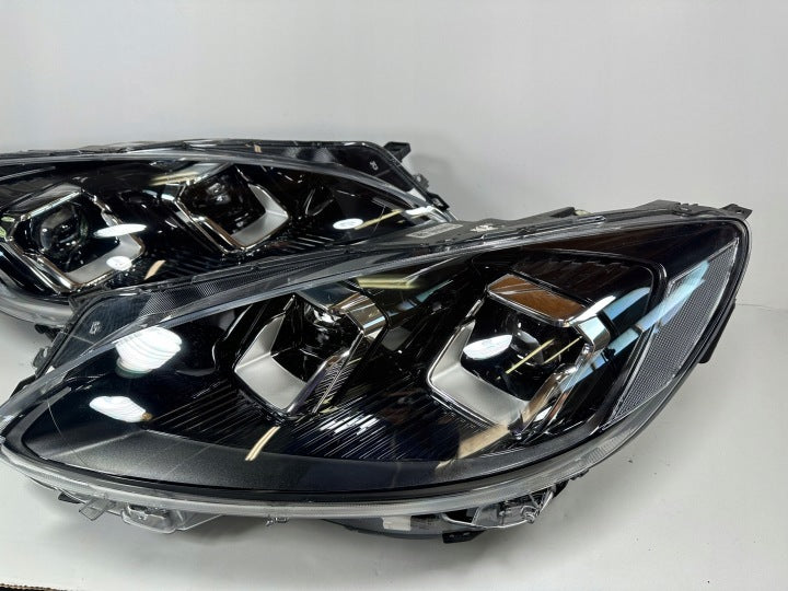 Frontscheinwerfer Ford Kuga LV4B-13E017-AJ LV4B-13E016-AJ Ein Satz Headlight SCH6596002032nj