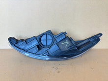Laden Sie das Bild in den Galerie-Viewer, Frontscheinwerfer Ford Fiesta 8A61-13W029-AJ 8A6113W029 Rechts Headlight SCH8823033997mc