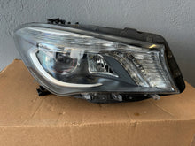 Laden Sie das Bild in den Galerie-Viewer, Frontscheinwerfer Mercedes-Benz Cla Amg A1179067000 Rechts Headlight