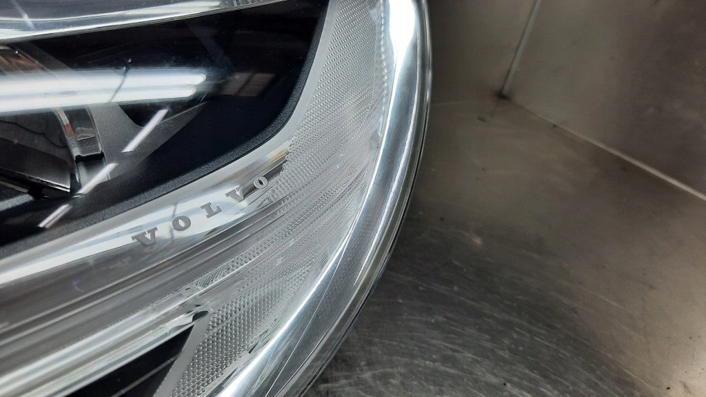 Frontscheinwerfer Volvo V40 32228483 Links Scheinwerfer Headlight SCH3888235874jq