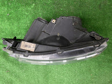 Laden Sie das Bild in den Galerie-Viewer, Frontscheinwerfer Land Rover I Discovery L319 89905555 Links Headlight SCH6679472760jr