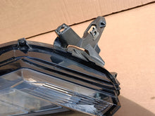 Load image into Gallery viewer, Frontscheinwerfer Mitsubishi Eclipse Cross EDM922-06010 Full LED Rechts