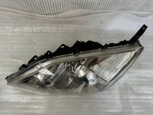 Laden Sie das Bild in den Galerie-Viewer, Frontscheinwerfer Honda Crv Cr-V III 33150-SWW-G0 Links Scheinwerfer Headlight