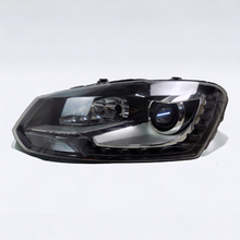 Laden Sie das Bild in den Galerie-Viewer, Frontscheinwerfer VW Polo 6R1941031D Xenon Links Scheinwerfer Headlight