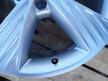 Laden Sie das Bild in den Galerie-Viewer, 1x Alufelge 19 Zoll 8.0" 5x112 Glanz 89A601025B Audi E-Tron Rim Wheel FEL8952214121dz