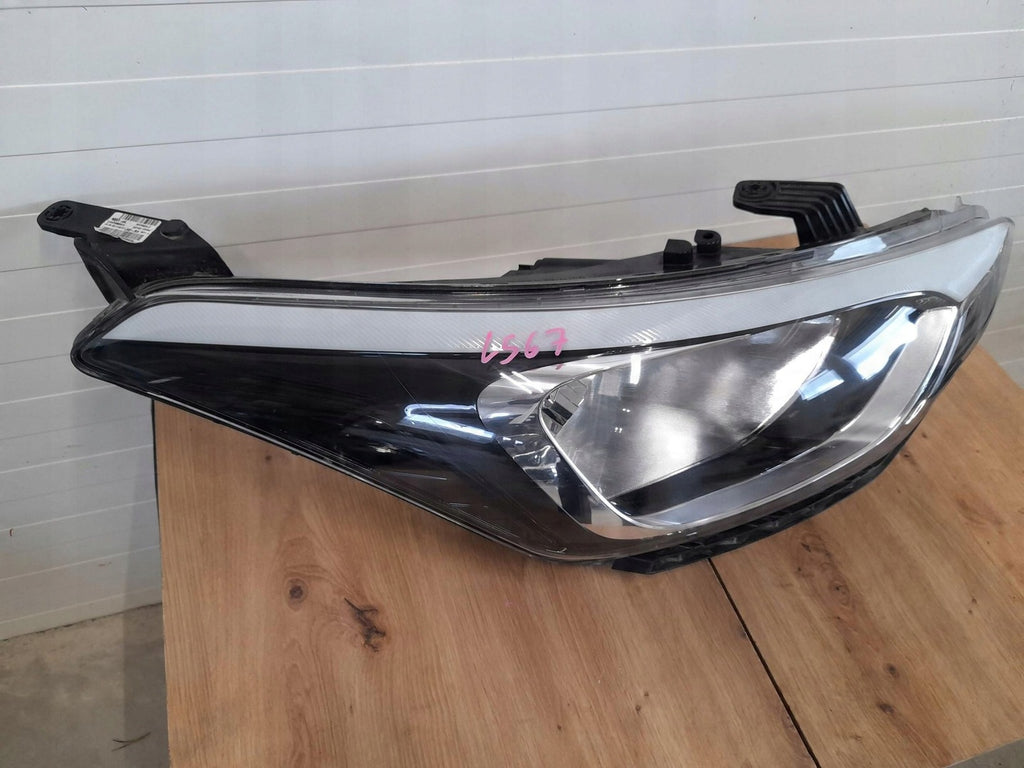 Frontscheinwerfer Hyundai I20 92102C8000 Vorderseite Scheinwerfer Headlight