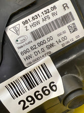 Laden Sie das Bild in den Galerie-Viewer, Frontscheinwerfer Porsche Boxster Cayman 981 98163113206 Xenon Rechts Headlight SCH9418283903rs