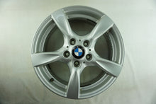 Load image into Gallery viewer, 1x Alufelge 17 Zoll 6.5" 5x120 47ET Glanz Silber 6795561 BMW 1 E81 E87 Rim Wheel FEL3055585717to