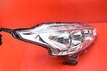 Laden Sie das Bild in den Galerie-Viewer, Frontscheinwerfer Peugeot 208 I 1685352480 Rechts Scheinwerfer Headlight SCH5265305472yc