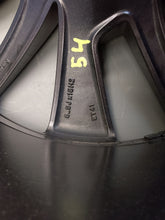 Laden Sie das Bild in den Galerie-Viewer, 1x Alufelge 18 Zoll 8.5&quot; 5x112 41ET 3V0601025BC Skoda Superb Iii Rim Wheel