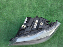 Load image into Gallery viewer, Frontscheinwerfer BMW 3 E91 E90 72402639 Xenon Links Scheinwerfer Headlight SCH1723779782fn