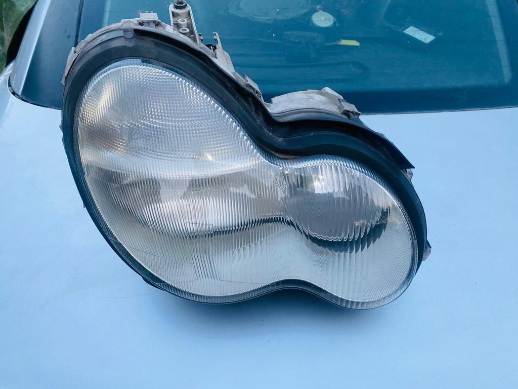 Frontscheinwerfer Mercedes-Benz W203 A2038201461 Xenon Rechts Headlight SCH6986314222yk