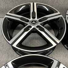 Laden Sie das Bild in den Galerie-Viewer, 4x Alufelge 18 Zoll 7.5" 5x112 49ET Glanz Schwarz A1774013200 Mercedes-Benz Cla FEL4150679792hg