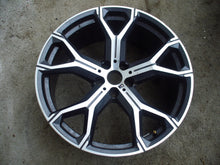 Load image into Gallery viewer, 1x Alufelge 21 Zoll 9.5" 5x112 37ET Glanz Grau 8071998 BMW X5 G05 G06 Rim Wheel FEL2063820017eo