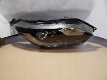 Laden Sie das Bild in den Galerie-Viewer, Frontscheinwerfer Honda Hrv Hr-V 100-18205 Rechts Scheinwerfer Headlight SCH4535145681wr
