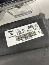 Laden Sie das Bild in den Galerie-Viewer, Frontscheinwerfer Peugeot Partner Rifter 90146217 Ein Satz Headlight SCH4743657832jv