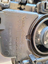 Load image into Gallery viewer, Frontscheinwerfer Toyota Yaris Rechts Scheinwerfer Headlight