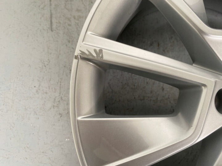 1x Alufelge 17 Zoll 6.5" 5x100 40ET Glanz Silber 658601025C Skoda Kamiq FEL5252124872mk