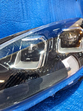Laden Sie das Bild in den Galerie-Viewer, Frontscheinwerfer Ford Kuga I LV4B-13E017-AS L90187837 LED Links Headlight SCH4608889035ka