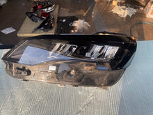 Laden Sie das Bild in den Galerie-Viewer, Frontscheinwerfer Peugeot 5008 II 1675889580 Full LED Rechts oder Links SCH2182951468du