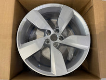 Load image into Gallery viewer, 1x Alufelge 19 Zoll 8.0" 5x108 Glanz Silber J9C5-DA Jaguar E-Pace Rim Wheel FEL4838950162za