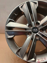 Laden Sie das Bild in den Galerie-Viewer, 1x Alufelge 19 Zoll 7.5" 5x114.3 49 5ET 52910-B8195 Hyundai Santa I Rim Wheel FEL6700472218mb