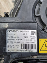 Load image into Gallery viewer, Frontscheinwerfer Volvo 21221137 Xenon Rechts Scheinwerfer Headlight SCH5025713668iy