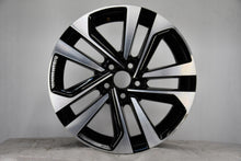 Load image into Gallery viewer, 1x Alufelge 16 Zoll 6.0&quot; 5x100 35ET Glanz 2GM601025 Vw Rim Wheel