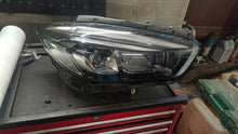 Laden Sie das Bild in den Galerie-Viewer, Frontscheinwerfer Mercedes-Benz W247 LED Rechts Scheinwerfer Headlight