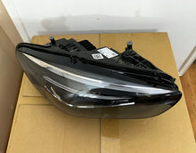 Laden Sie das Bild in den Galerie-Viewer, Frontscheinwerfer Mercedes-Benz W247 A2479065003 Rechts Scheinwerfer Headlight SCH9769446015gf