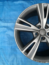 Laden Sie das Bild in den Galerie-Viewer, 1x Alufelge 19 Zoll 8.5&quot; 5x112 45ET 4G0071499 Audi A6 Rim Wheel