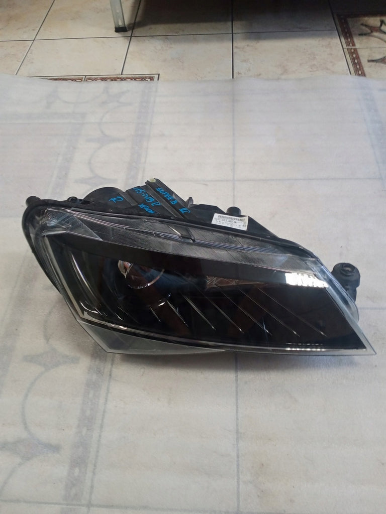 Frontscheinwerfer Skoda Superb III 3V1941016B Xenon Rechts Headlight