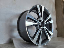 Laden Sie das Bild in den Galerie-Viewer, 1x Alufelge 18 Zoll 7.5&quot; 5x112 44ET A2054012802 Mercedes-Benz W205 Rim Wheel