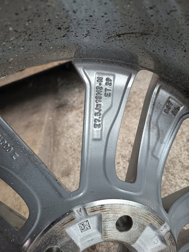 1x Alufelge 18 Zoll 7.5" 5x112 29ET Glanz Silber 8W9601025L Audi A4 Allroad FEL9495591741mo
