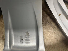 Load image into Gallery viewer, 1x Alufelge 16 Zoll 6.5" 5x112 33ET Glanz Silber 7N0601025K VW Sharan Rim Wheel FEL5812628770gq