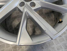 Load image into Gallery viewer, 1x Alufelge 18 Zoll 7.0" 5x100 39ET 657601025A Skoda Kamiq Rim Wheel FEL1173033055bk