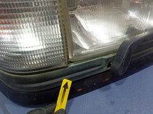 Laden Sie das Bild in den Galerie-Viewer, Frontscheinwerfer Land Rover Range II P38a XBC105960 Rechts Headlight SCH7942434199pf
