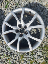 Laden Sie das Bild in den Galerie-Viewer, 1x Alufelge 18 Zoll 8.5" 5x112 29ET Glanz Silber 8T0601025E Audi A5 A4 Rim Wheel FEL6860304675zt
