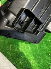 Load image into Gallery viewer, Frontscheinwerfer Kia Ceed 92102J7051 Rechts Scheinwerfer Headlight