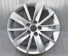 Load image into Gallery viewer, 1x Alufelge 15 Zoll 6.0&quot; 5x100 40ET 6C0601025 VW Polo Rim Wheel