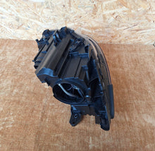 Laden Sie das Bild in den Galerie-Viewer, Frontscheinwerfer Mercedes-Benz W246 A2468207161 Xenon Links Headlight SCH2580841513mv