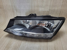 Load image into Gallery viewer, Frontscheinwerfer Skoda Fabia III 6V1941015D Links Scheinwerfer Headlight