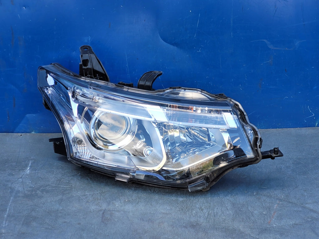 Frontscheinwerfer Mitsubishi Outlander III 8301C2-04 Xenon Rechts Headlight SCH4806059715mv