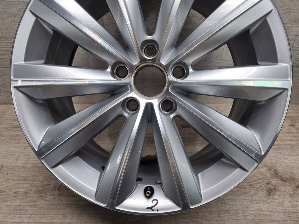 1x Alufelge 17 Zoll 7.5" 5x112 47ET Glanz Silber 3AA601025F VW Passat B7 FEL2056029962sz
