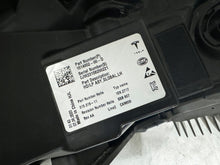 Laden Sie das Bild in den Galerie-Viewer, Frontscheinwerfer Tesla 3 1514952-00-D Links Scheinwerfer Headlight