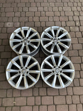 Load image into Gallery viewer, 4x Alufelge 17 Zoll 7.0" 5x112 40ET 3G0601025BP VW Passat B8 Beetle Touran FEL3811640122eb