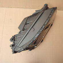 Laden Sie das Bild in den Galerie-Viewer, Frontscheinwerfer VW Touareg 761941082A LED Rechts Scheinwerfer Headlight