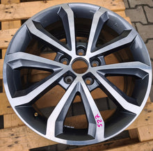 Load image into Gallery viewer, 1x Alufelge 17 Zoll 7.0" 5x112 49ET Glanz Silber 5E0601025DC Skoda Octavia I FEL7646995943mg