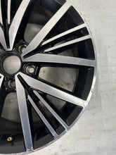 Load image into Gallery viewer, 1x Alufelge 17 Zoll 7.0&quot; 5x112 43ET 5C0601025BQ VW New Beetle Rim Wheel